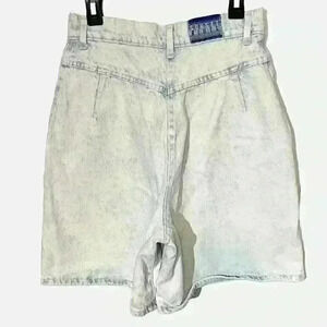Vintage 80s Jean Shorts Pleated Blue Light Wash 24” Waist Bermuda Sunset Blues